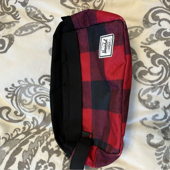 Herschel Duffel Bag & Toiletry Case - Picture 6 of 7